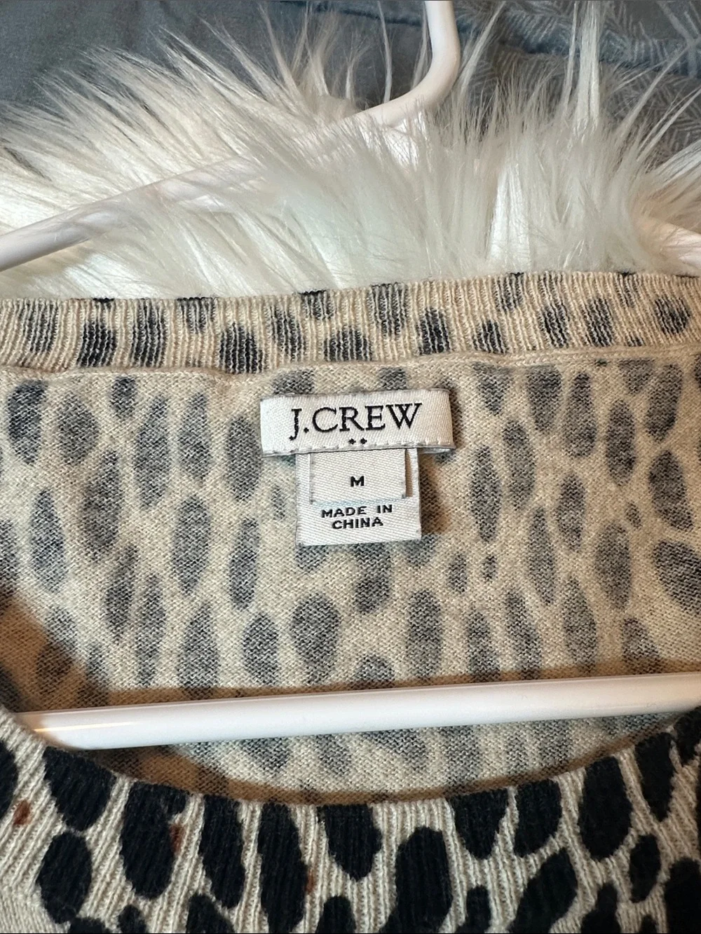 EUC J. Crew Beige Sweater w/Black Animal Print Sz M 🤎🖤 COTTON